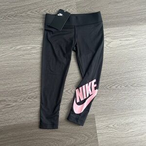 NWT Girls size 5 NIKE leggings black with Pink Logo nEW